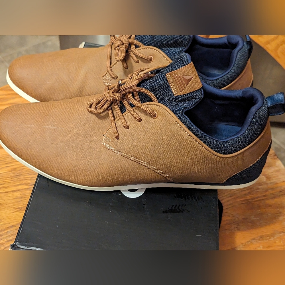 Men's dress casual shoes from Aldo, low top beige and blue.Size 10.5 will fit 11